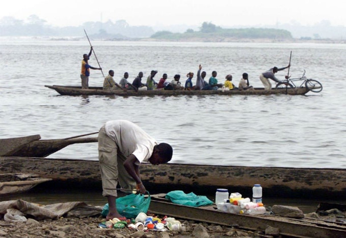 Sur les bords du fleuve Congo, à Kisangani, le 1er août 2002. © CHRISTINE NESBITT/AP/SIPA
