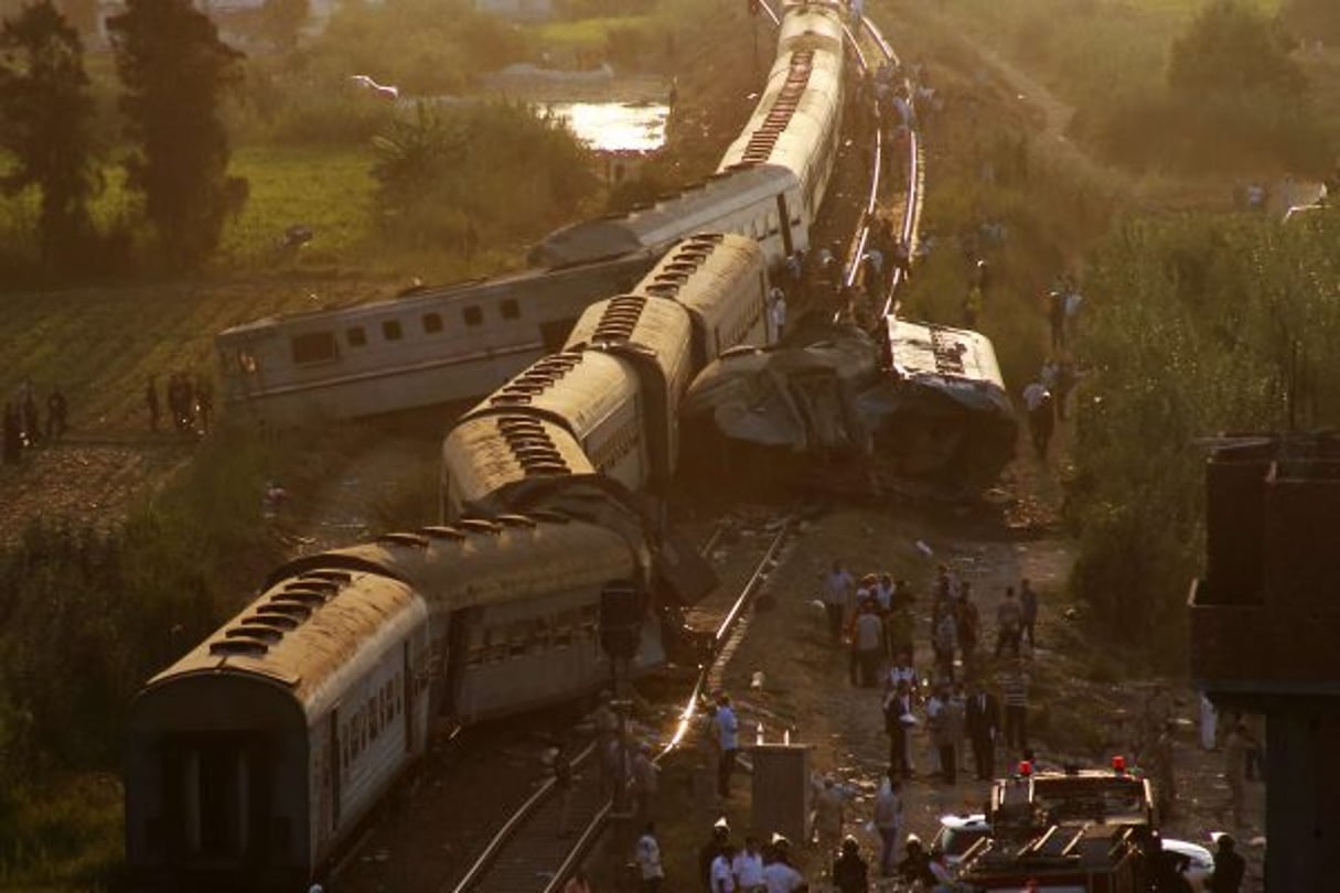Au moins 40 personnes sont mortes lors de la collision de deux trains près du port d’Alexandrie, en Egypte, le 11 août 2017. © Ravy shaker/AP/SIPA