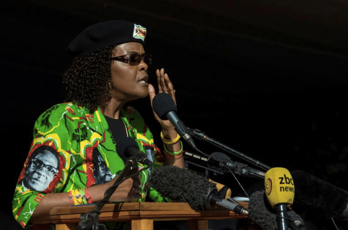 La Première dame du Zimbabwe Grace Mugabe à Marondera, au Zimbabwe, le 2 juin 2017. © AFP / Jekesai NUIKIZANA