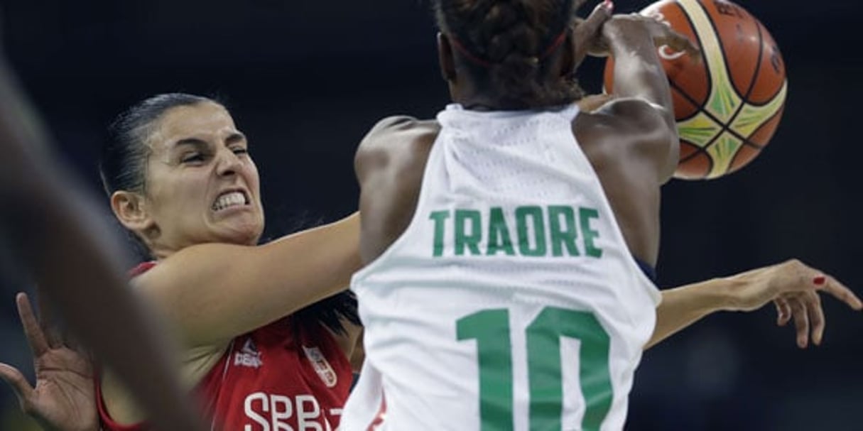 La Sénégalaise Astou Traoré, lors des Jeux olympiques 2016 à Rio, au Brésil. © Carlos Osorio/AP/SIPA