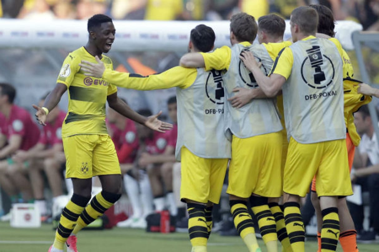 Ousmane Dembele vient d’ouvrir le score pour le Borussia Dortmund contre l’Eintracht Francfort lors de la finale de la coupe d’Allemagne de football, le 27 mais 2017. © Michael Sohn/AP/SIPA