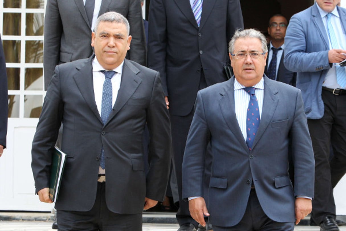 Le ministre marocain de l’Intérieur, Abdelouafi Laftit, accompagné de son homologue espagnol, Juan Ignacio Zoido (d.), à Rabat le 29 août 2017. © Abdeljalil Bounhar/AP/SIPA