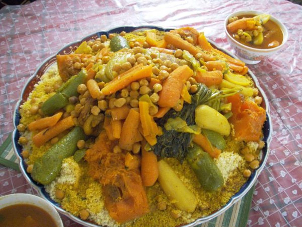 Le souverainiste français Florian Philippot s’est retrouvé cloué au pilori à cause d’une photo en compagnie de commensaux fort joyeux ripaillant autour d’un couscous. © Beata Gorecka by Wikimedia Commons