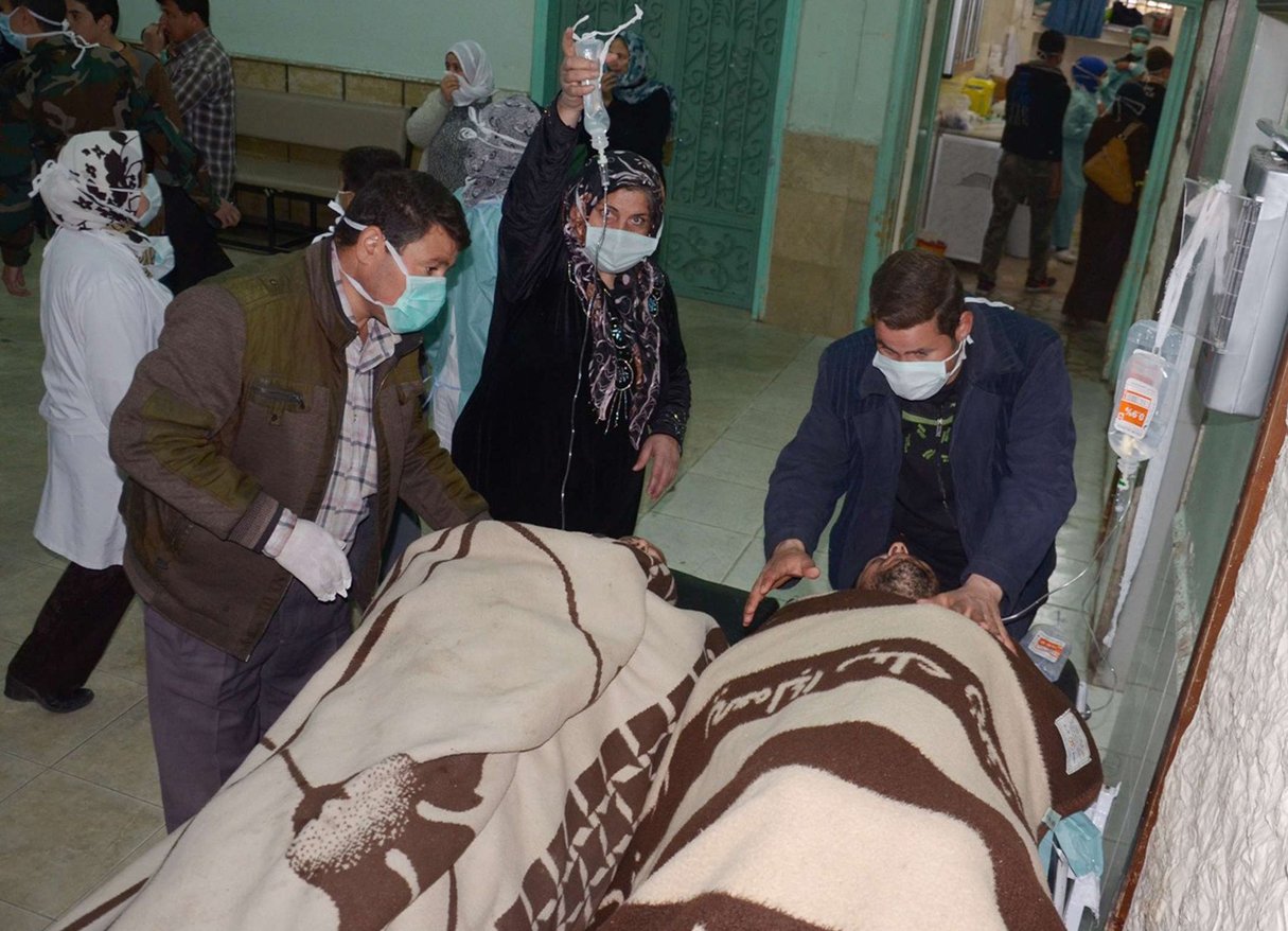Des victimes d’attaque au gaz chimique dans un hôpital à Alep, le 19 mars 2013. © HOPD/AP/SIPA