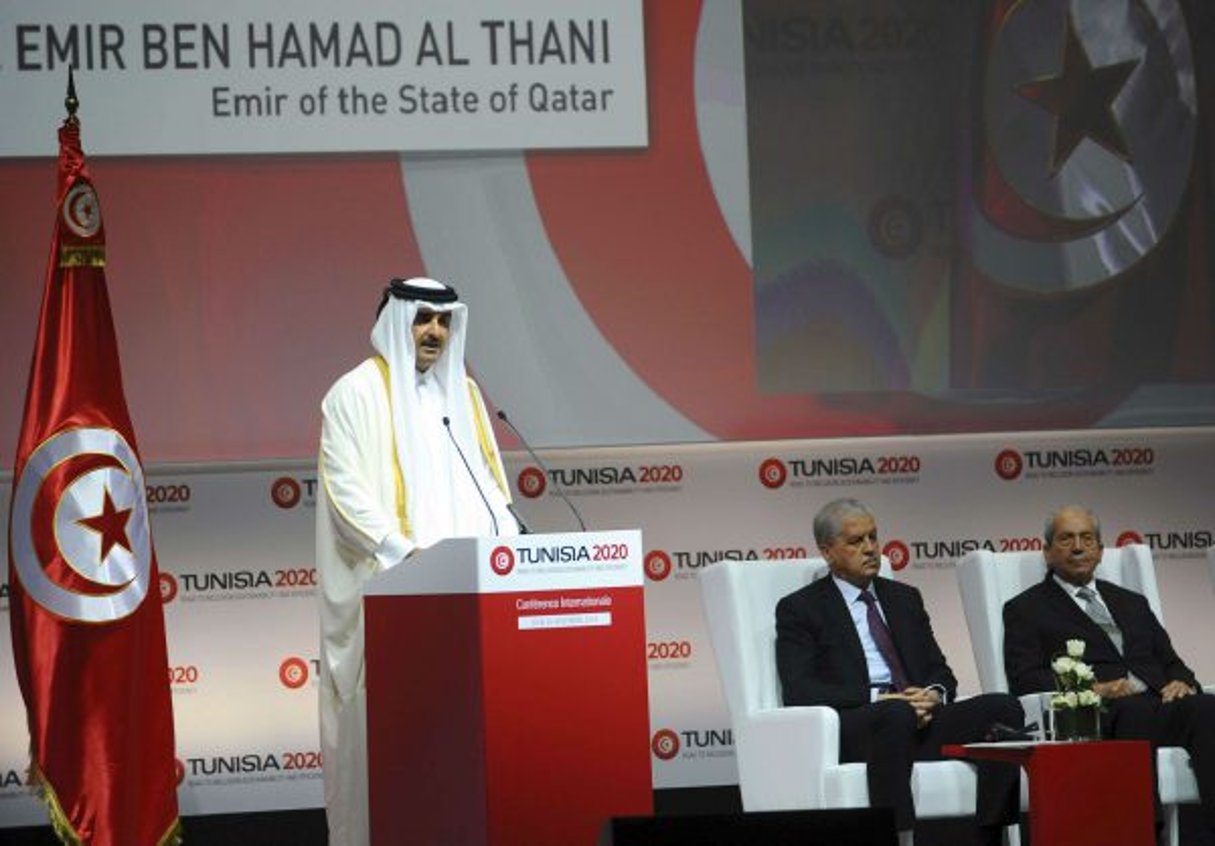 Le Sheikh qatari Tamim bin Hamad al-Thani donne un discours lors de la cérémonie d’inauguration de Tunisia 2020, une conférence sur l’investissement international, à Tunis le 29 novembre 2016. © Hassene Dridi/AP SIPA