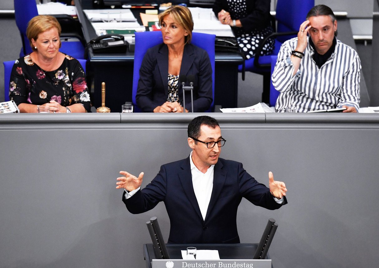 Cem Özdemir, coprésident des Verts, devant le Bundestag, le 21 juin. © John Macdougall/AFP
