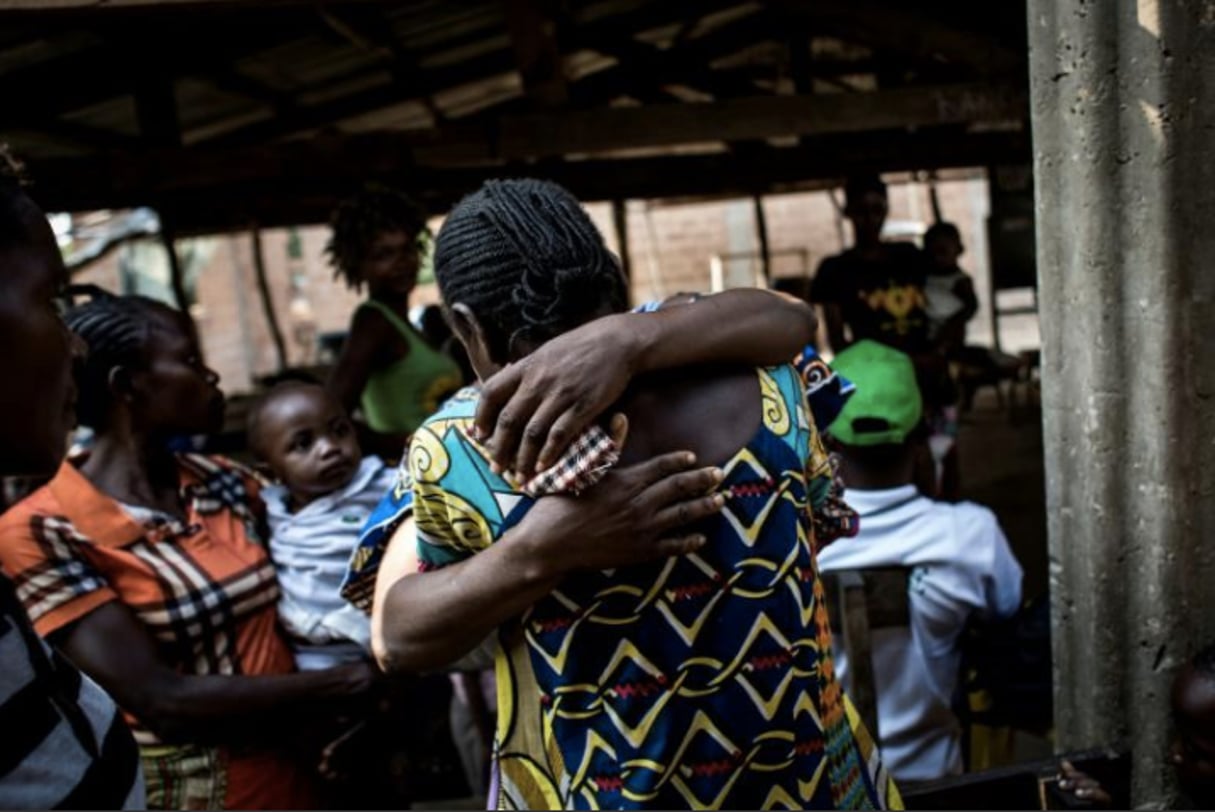 Des personnes déplacées ayant fui les violences dans le Kasaï, le 6 juin 2017 à Gungu en République démocratique du Congo. © AFP / JOHN WESSELS