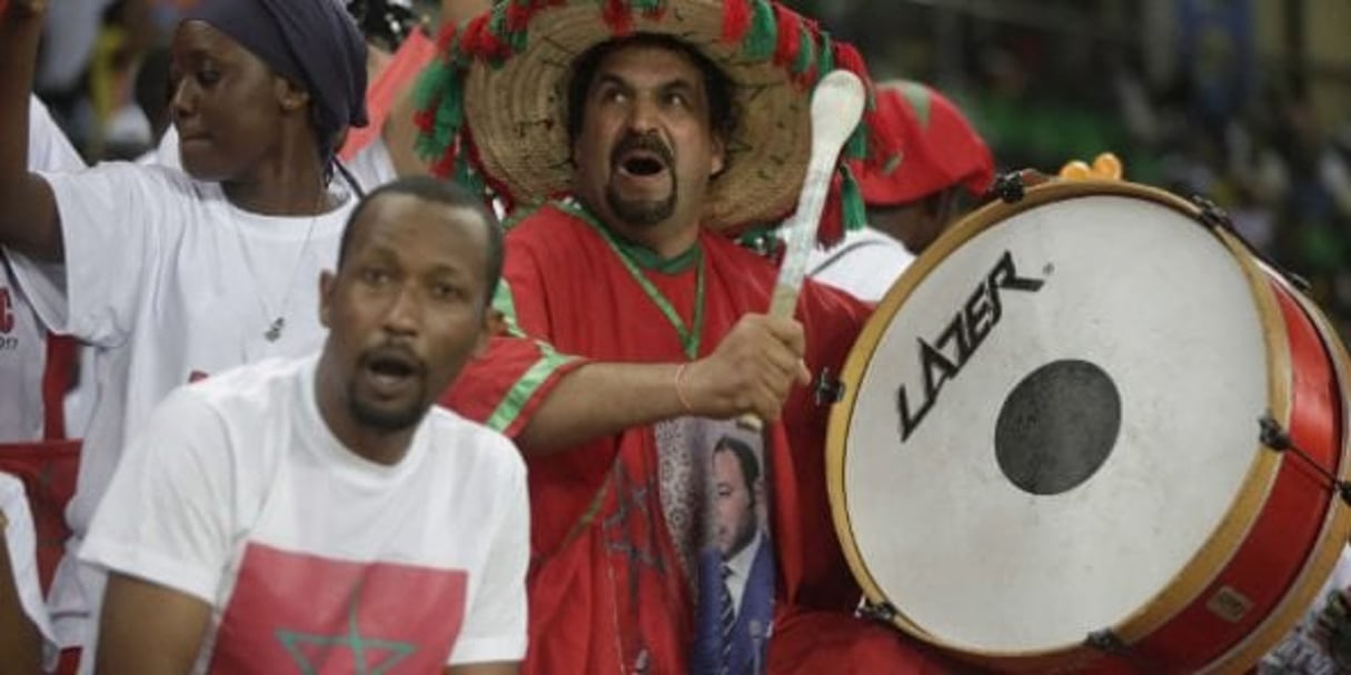 Des supporters de l’équipe de football du Maroc durant la CAN 2017, au Gabon. © Sunday Alamba/AP/SIPA