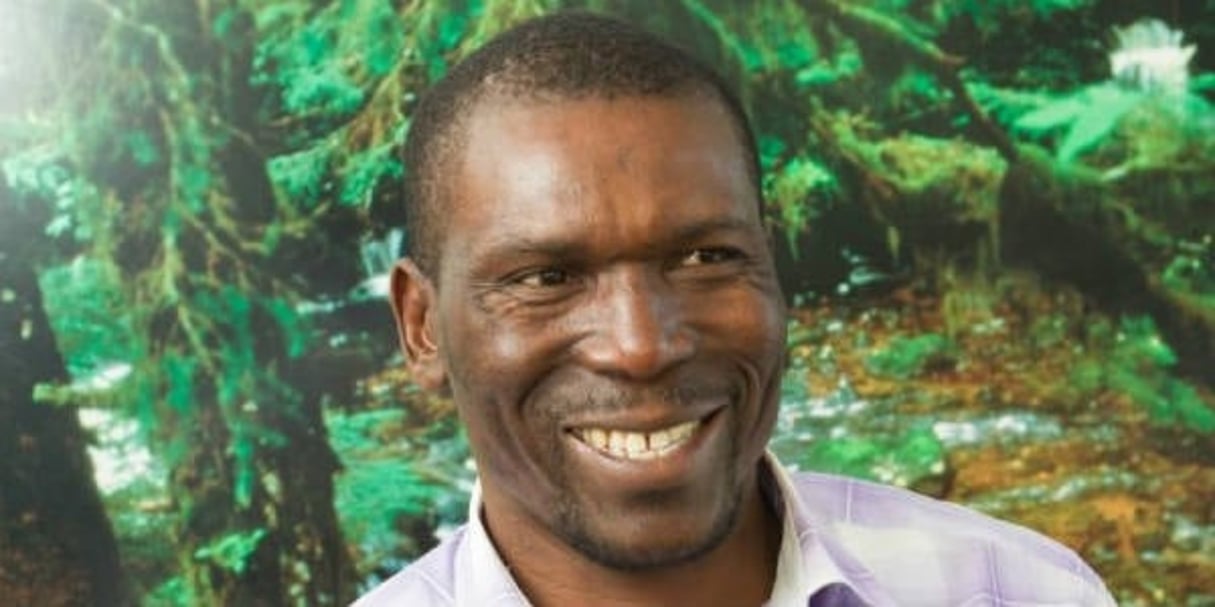 Le militant camourenais de défense de l’environnement Nasako Besingi, fondateur de l’ONG Sefe. © Greenpeace / DR