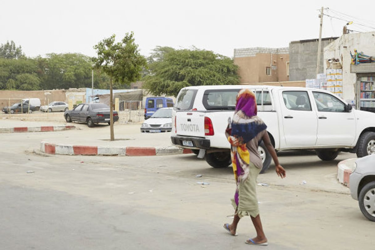 Rues entre l’aéroport et le palais présidentiel mauritanien à Nouakchott, le 12 mai 2014. © Bruno LEVY/JA