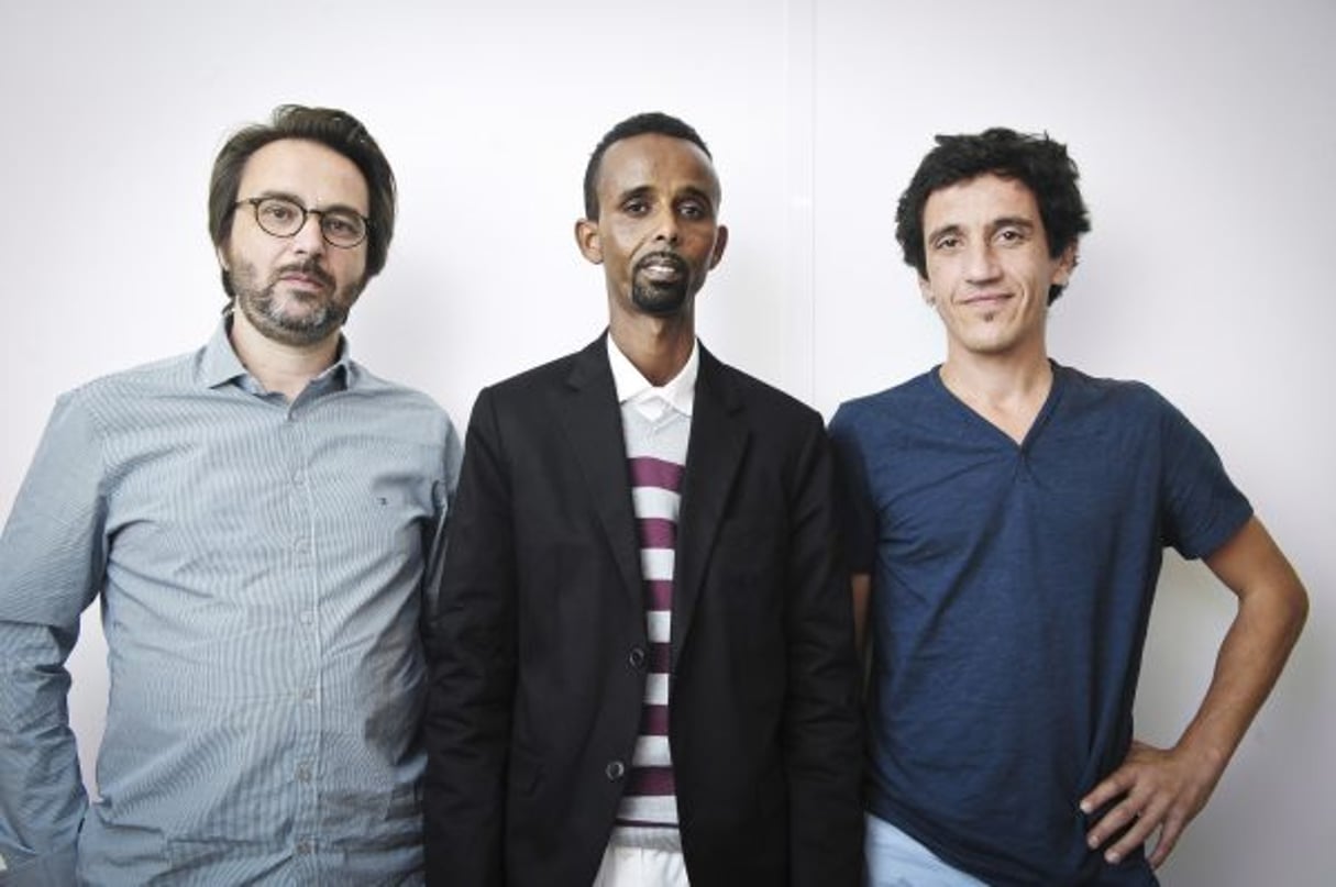 De gauche a droite	: Simon Rochepeau (scénariste), Mohamed Mahamoud (ex-pirate), Thomas Azuélos (dessinateur). © Vincent Fournier/JA