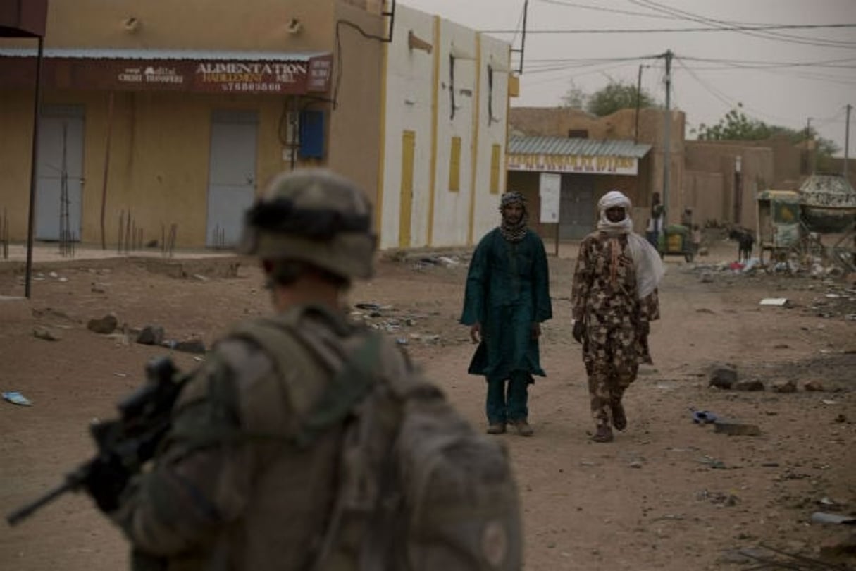 un soldat français patrouille à Kidal, au Mali, le 27 juillet 2013. © Rebecca Blackwell/AP/SIPA