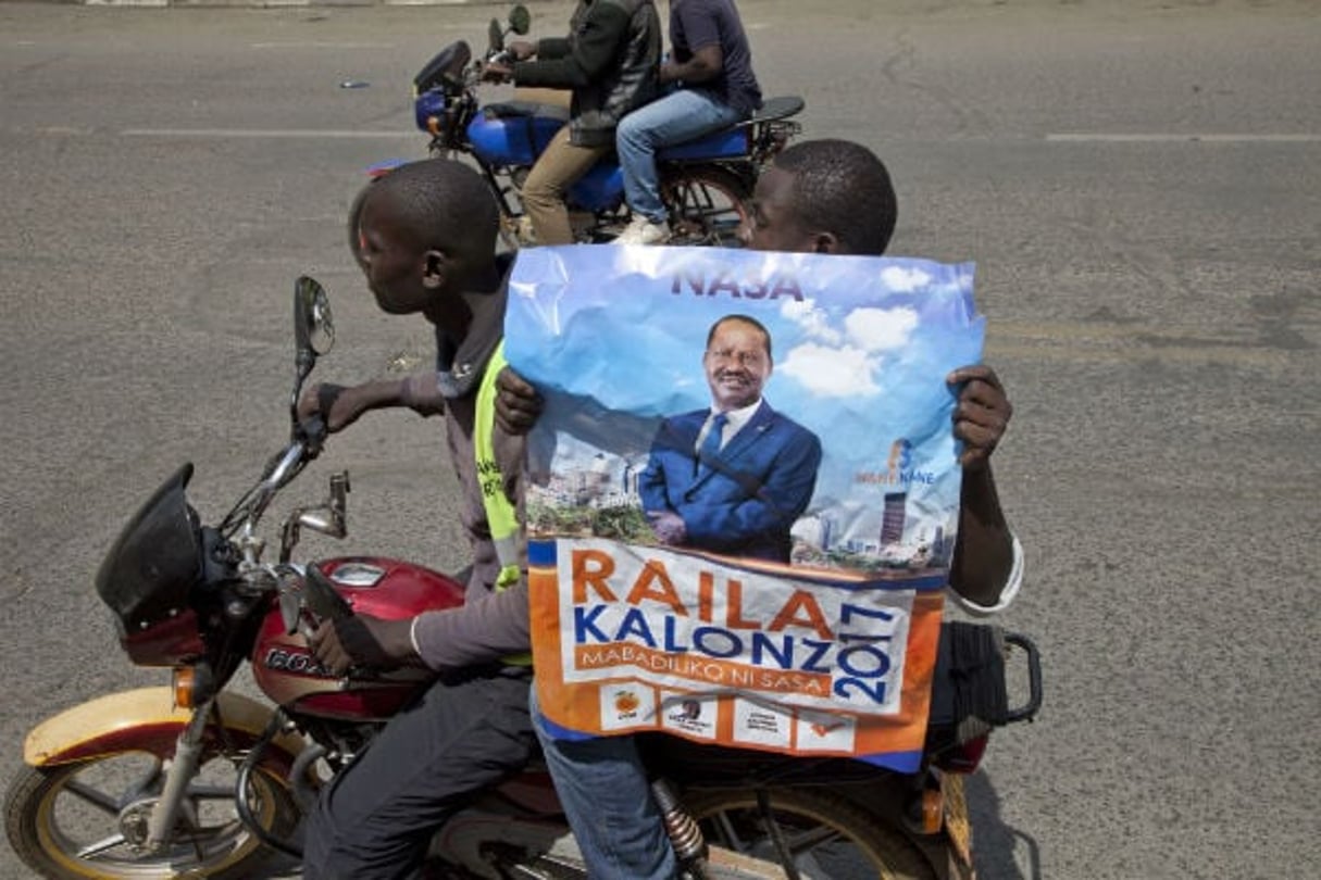 Des partisans de Raila Odinga le 11 octobre 2017, à Nairobi, au Kenya. © Sayyid Abdul Azim/AP/SIPA