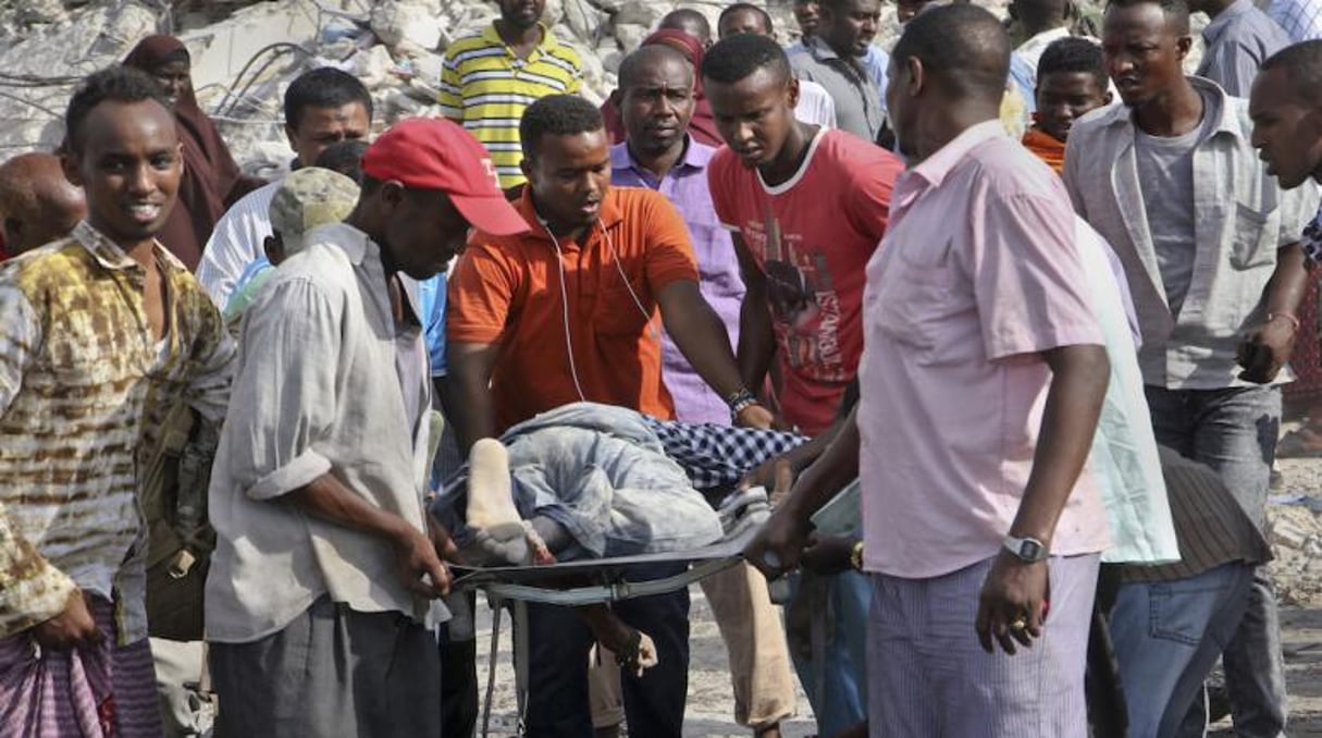 Une victime de l’attentat du 14 octobre à Mogadiscio, en Somalie. © Mohamed Abdiwahab/AFP