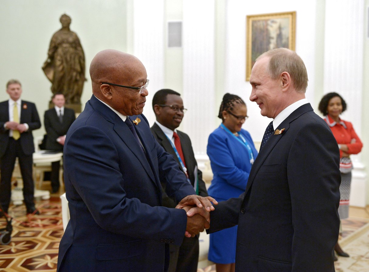 Moscou,9 mai 2015	: Vladimir Poutine reçoit Jacob Zuma,son homologue sud-africain. &copy; Aleksey Nikolskyi/RIA Novosti/AFP