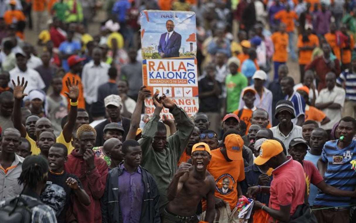 Des supporters de l’opposant Raila Odinga lors d’un meeting près de Nairobi, le 18 octobre 2017. © Ben Curtis/AP/SIPA