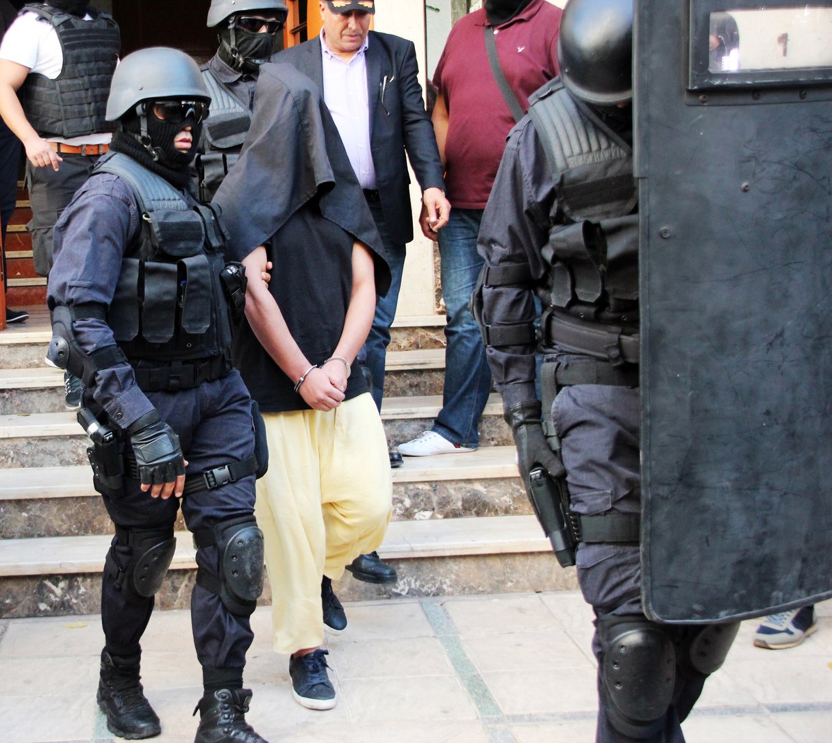 Arrestation des membres d’une cellule terroriste à Fès, le 14 octobre, par le Bureau central d’investigation judiciaire. © Abdelhak Fattoumi/MAP