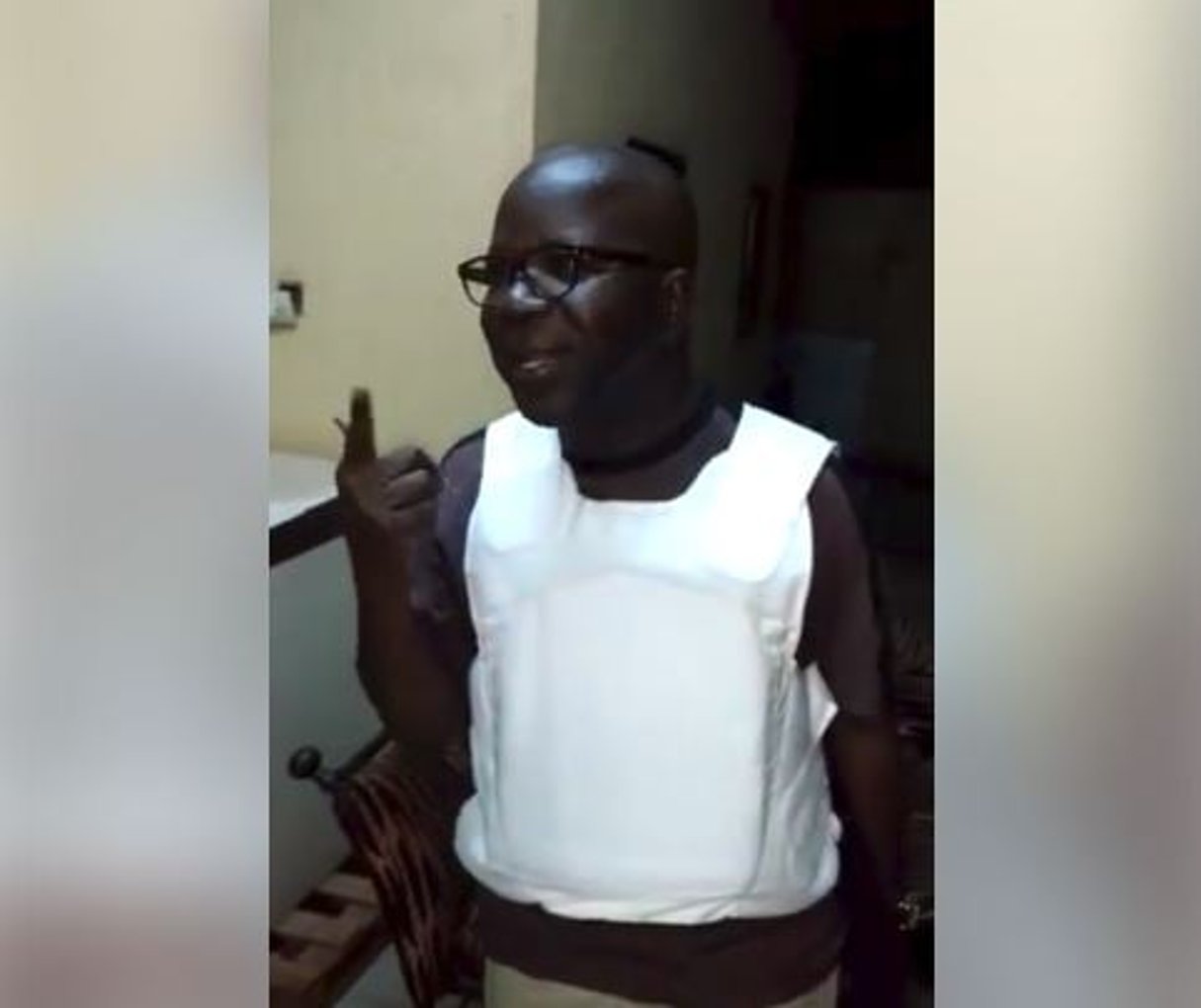 Capture d’écran de la vidéo dans laquelle apparait Simon Compaoré, le ministre de la Sécurité. © DR