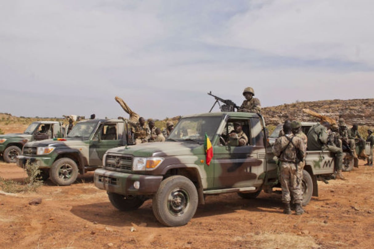 Des soldats maliens dans la région de Mopti, dans le centre du pays, en 2012. © Francois Rihouay/AP/SIPA