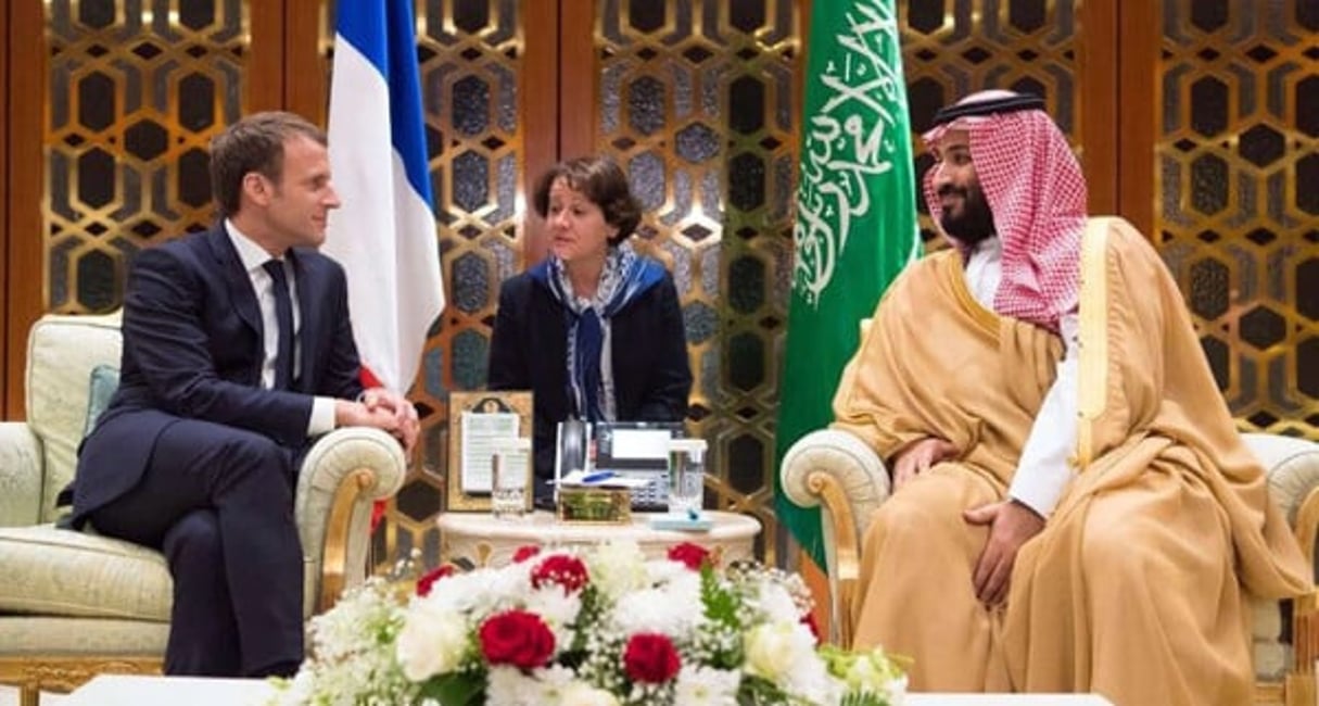 Le président français, Emmanuel Macron, en entretien avec le  prince héritier, Mohamed Ben Salmane  le 9 novembre 2017 à Riyad. © AP/SIPA