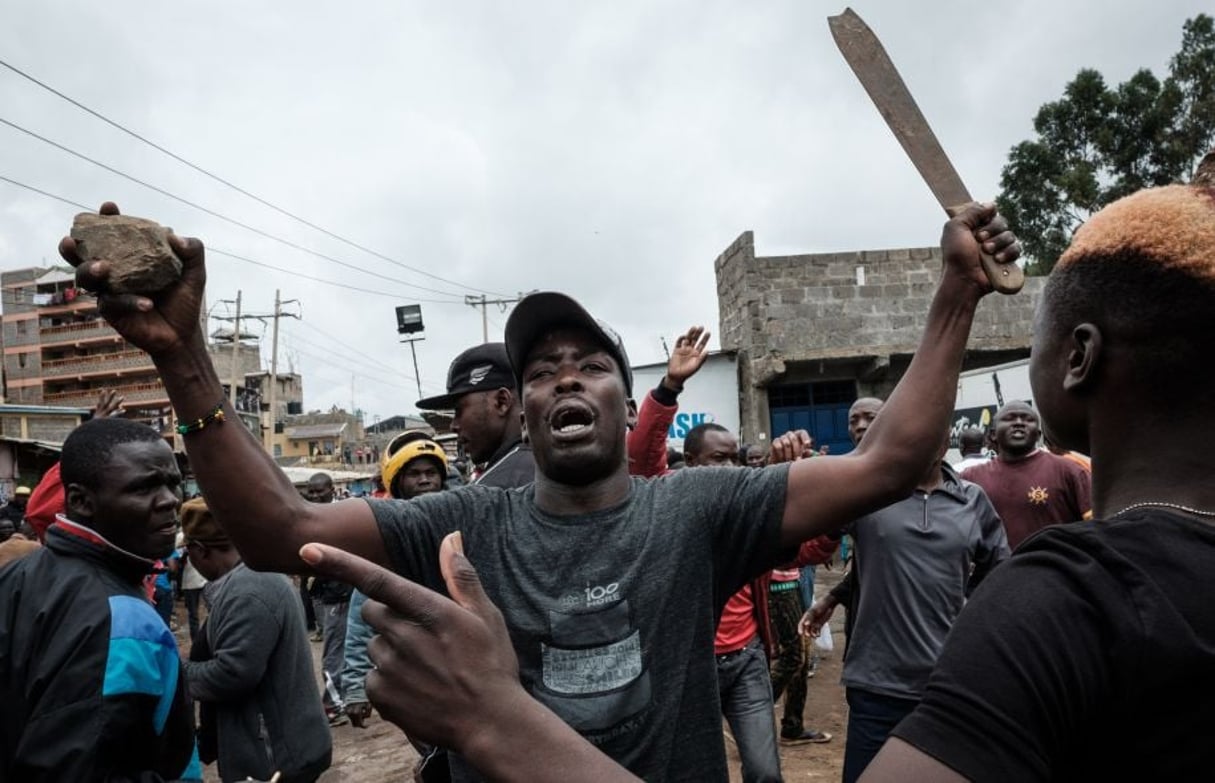 La tension au Kenya a grimpé en flèche depuis vendredi et des violences qui ont fait trois morts par balles parmi des manifestants de l’opposition. © Yasuyoshi Chiba / AFP