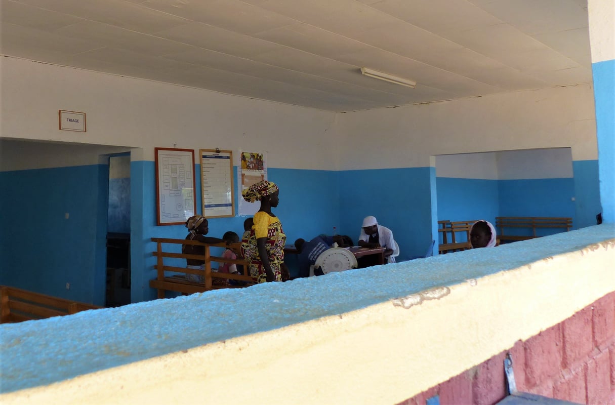 A l’hôpital du camp de Minawao, les victimes de Boko Haram sont suivies et accompagnées par des psychologues. © Sophie Douce pour JA.