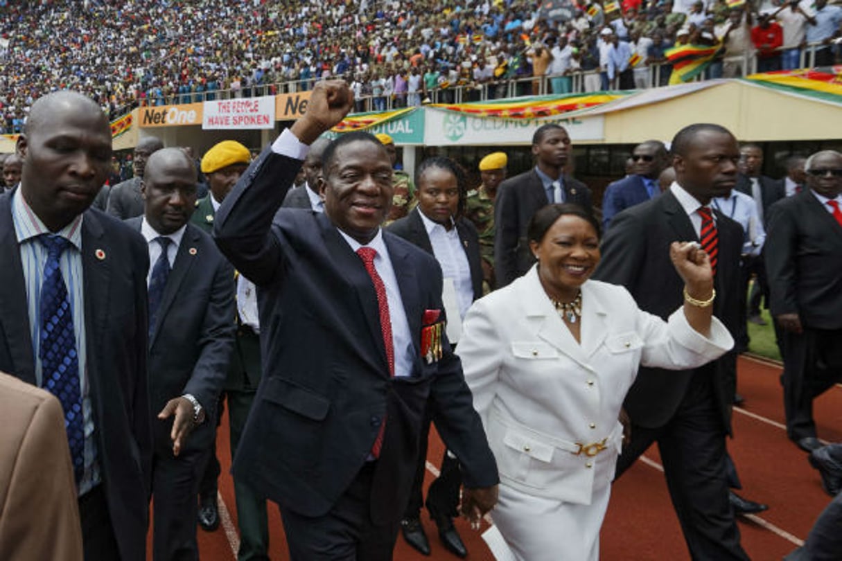 Emmerson Mnangagwa arrive à la cérémonie d’investiture, ce vendredi 24 novembre 2017 à Harare. © Ben Curtis/AP/SIPA