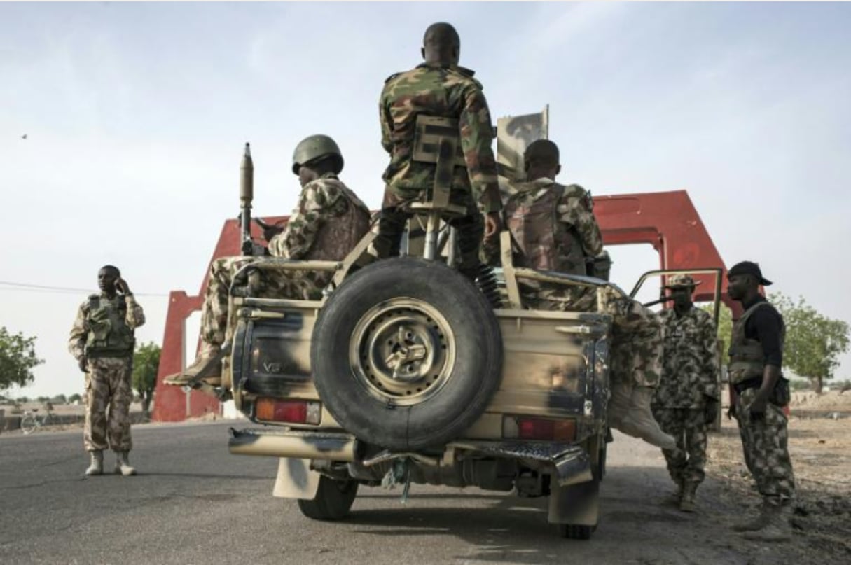 Des combattants du groupe jihadiste nigérian Boko Haram ont pris le contrôle d’une ville du nord-est du pays entre samedi et dimanche 25 et 26 novembre 2017, pillant des réserves de nourriture et faisait fuir les habitants, avant que l’armée ne les chasse. © AFP / Stefan Heunis