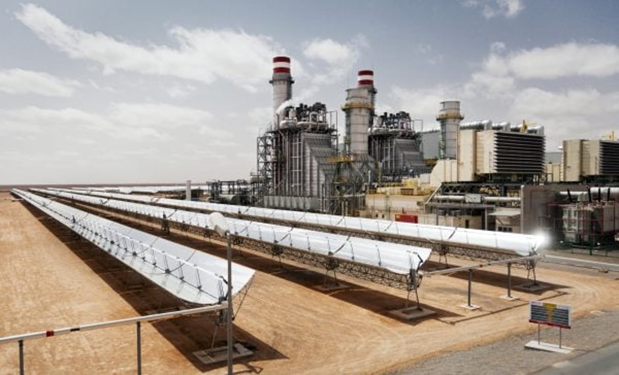 La centrale thermosolaire d’Ain Beni Mathar, au Maroc, génère une puissance de 472 MW, dont 20 MWc de photovoltaïque. © Paul LANGROCK/ZENIT-LAIF-REA