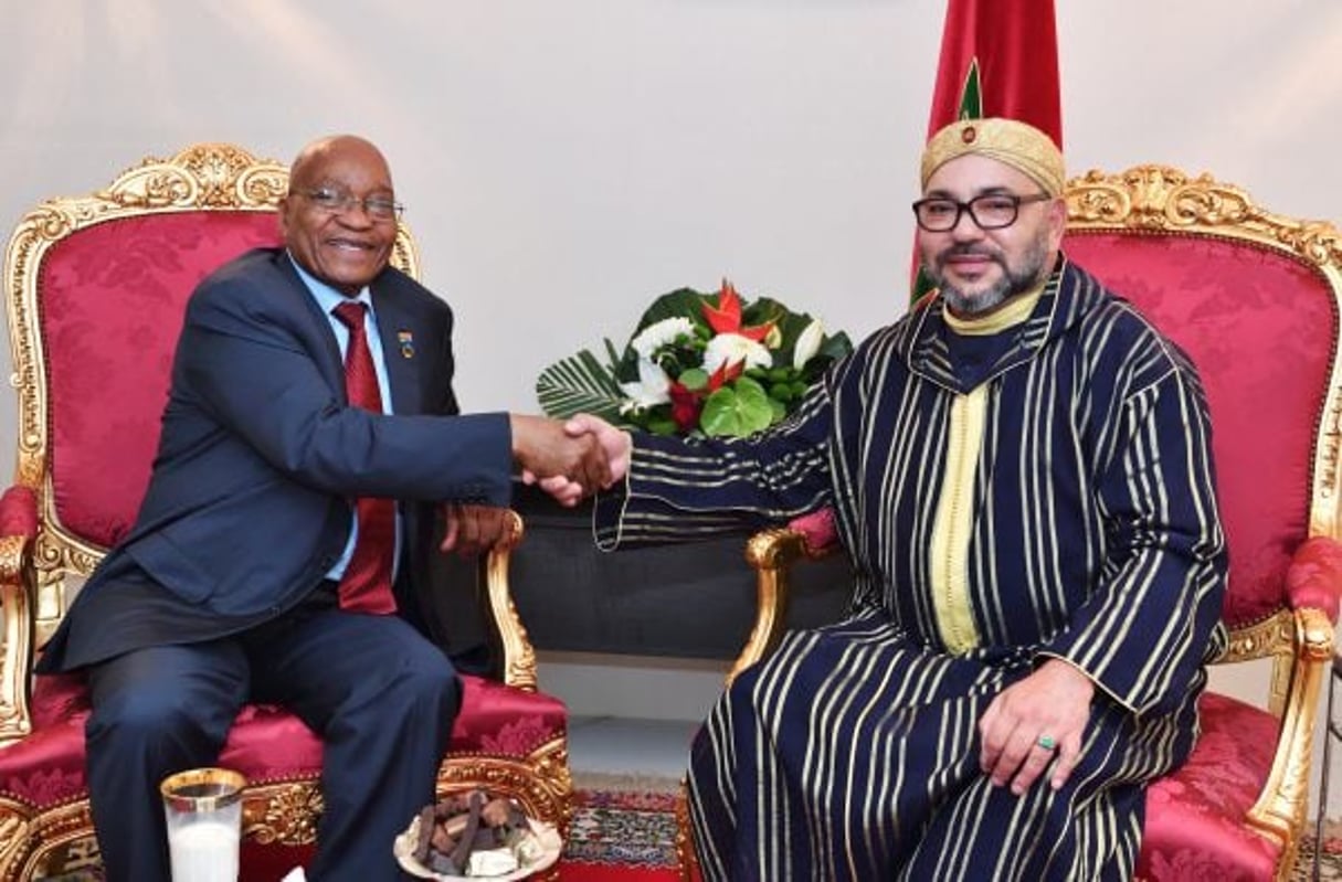 Jacob Zuma et Mohammed VI, à Abidjan, le 29 novembre. © MAP