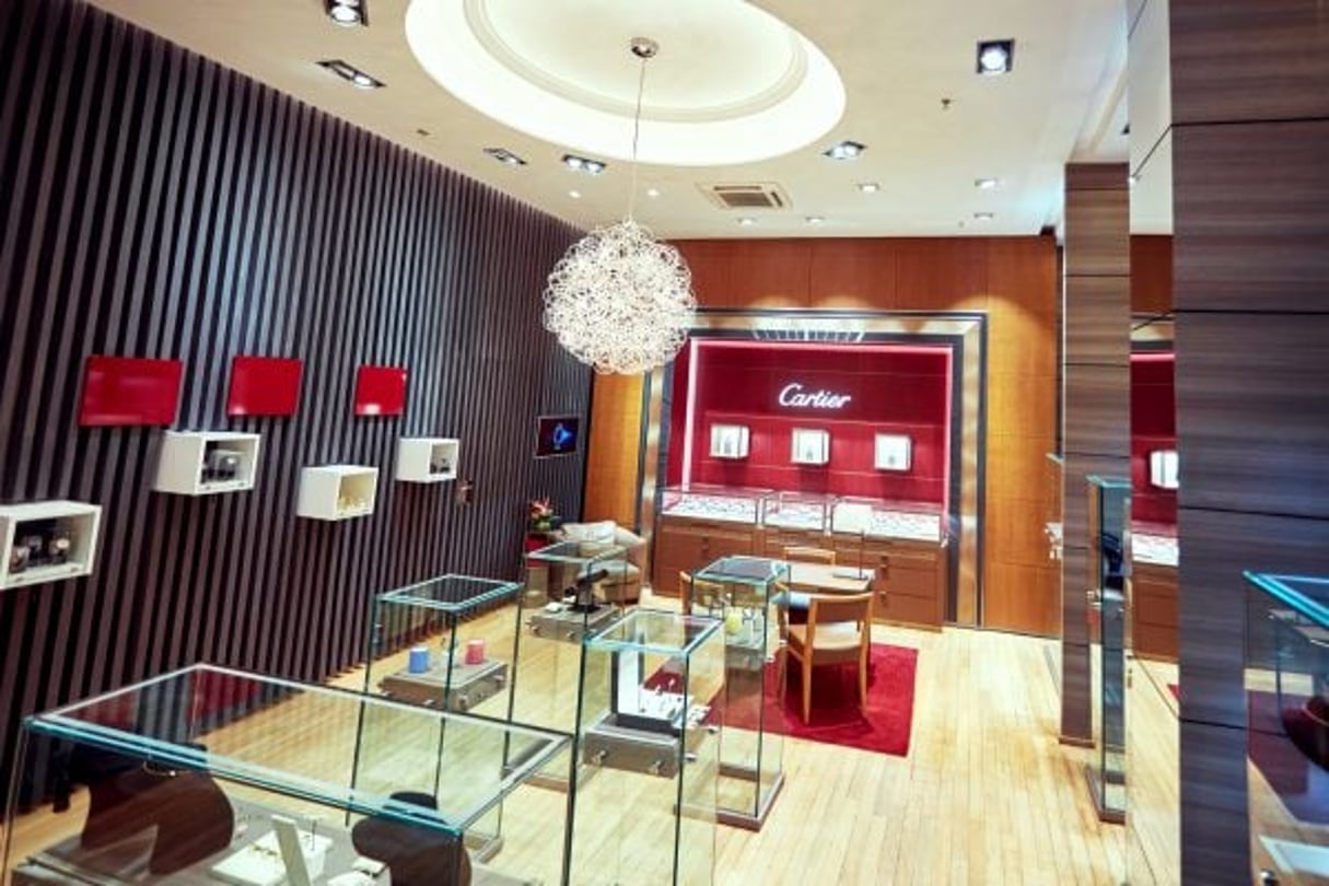 La boutique Yuxe West Africa, à Abijdan, offre une sélection de marques de joaillerie et d’horlogerie. © Issam Zejly – Truthbird Medias pour JA