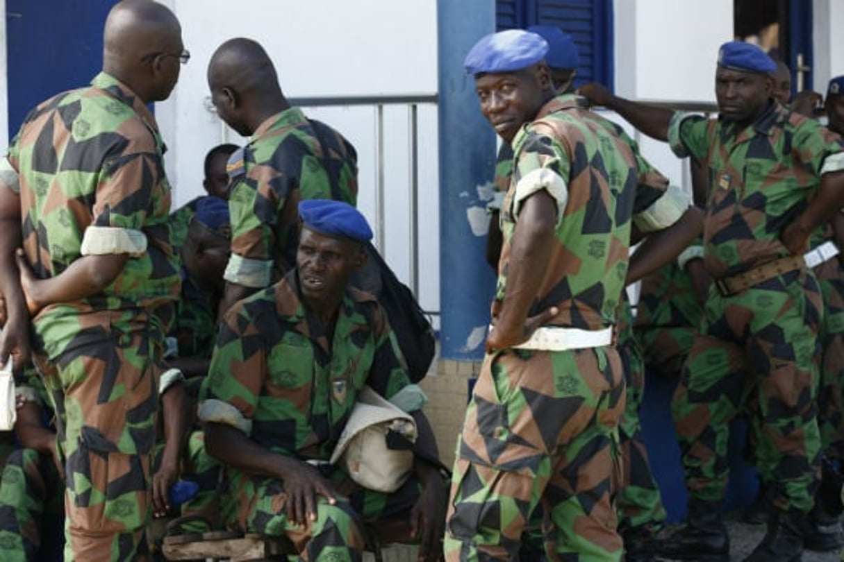 Des soldats de l’armée ivoirienne le 10 mai 2014 à Abidjan. © Bruno LEVY pour Jeune Afrique