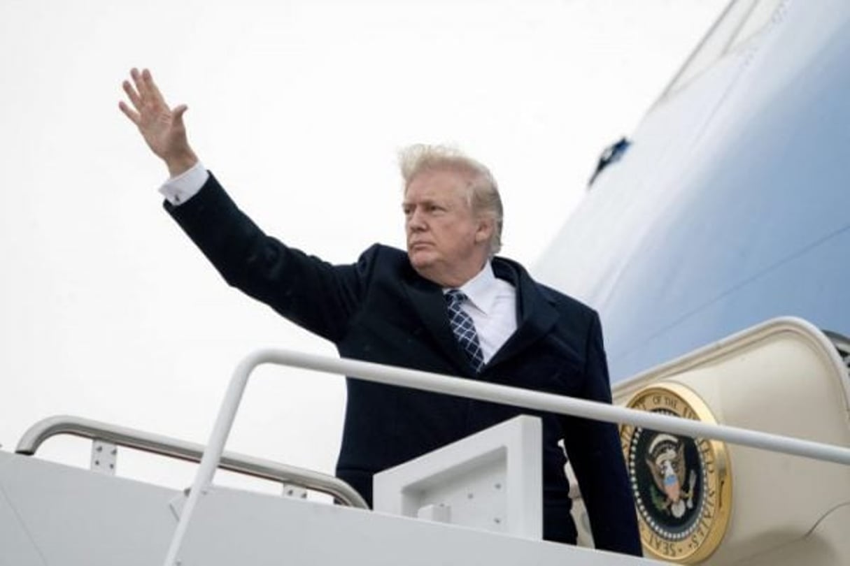 Le président américain Donald Trump à l’entrée de Air Force One, le 12 janvier 2018. © Andrew Harnik/AP/SIPA