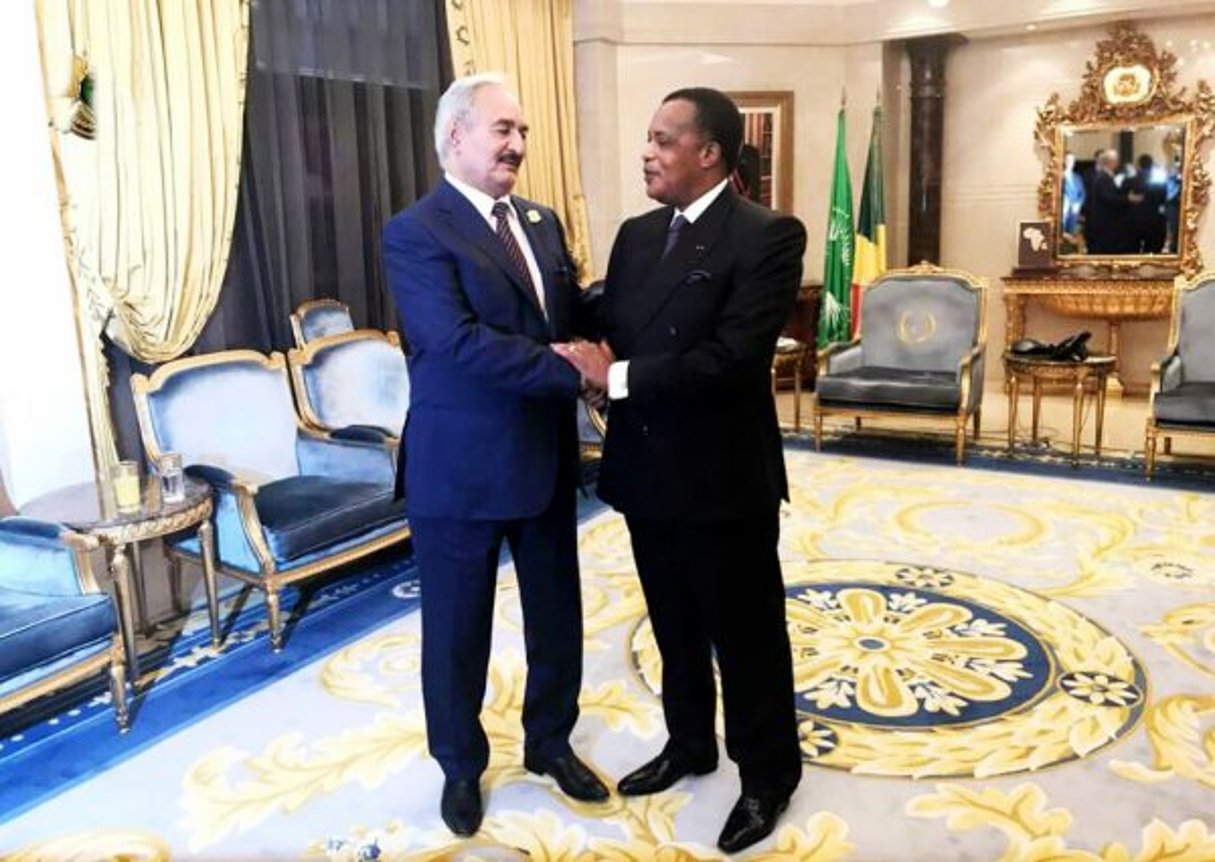 Khalifa Haftar (à g.) et Denis Sassou Nguesso, à Brazzaville, le 16 septembre 2017. © DR