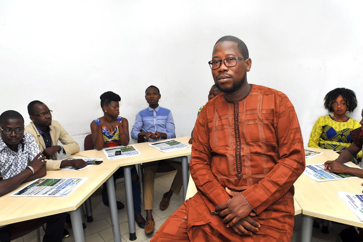 Lors d’une conférence de rédaction, à Cotonou © Fiacre VIDJINGNINOU pour JA