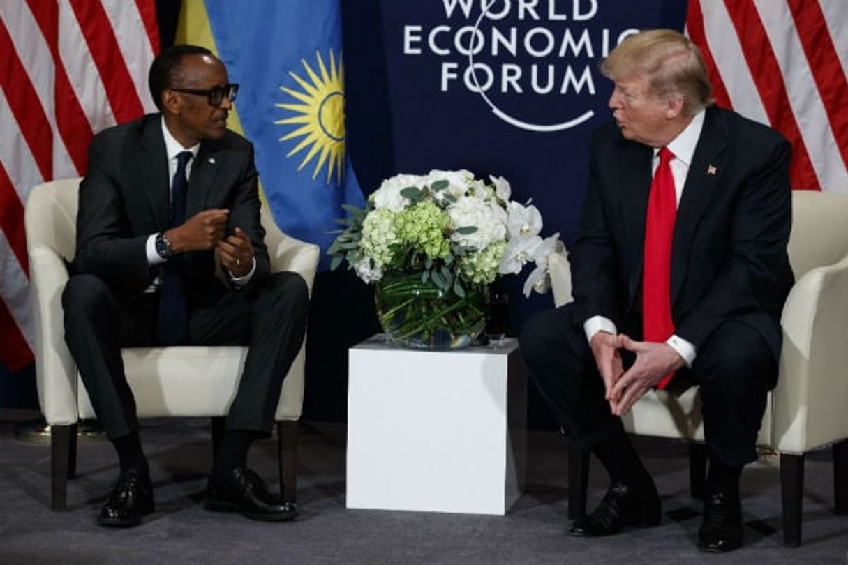 Le président rwandais Paul Kagame et son homologue américain, Donald Trump, au sommet de Davos, en Suisse, le 26 janvier 2018. © Evan Vucci/AP/SIPA