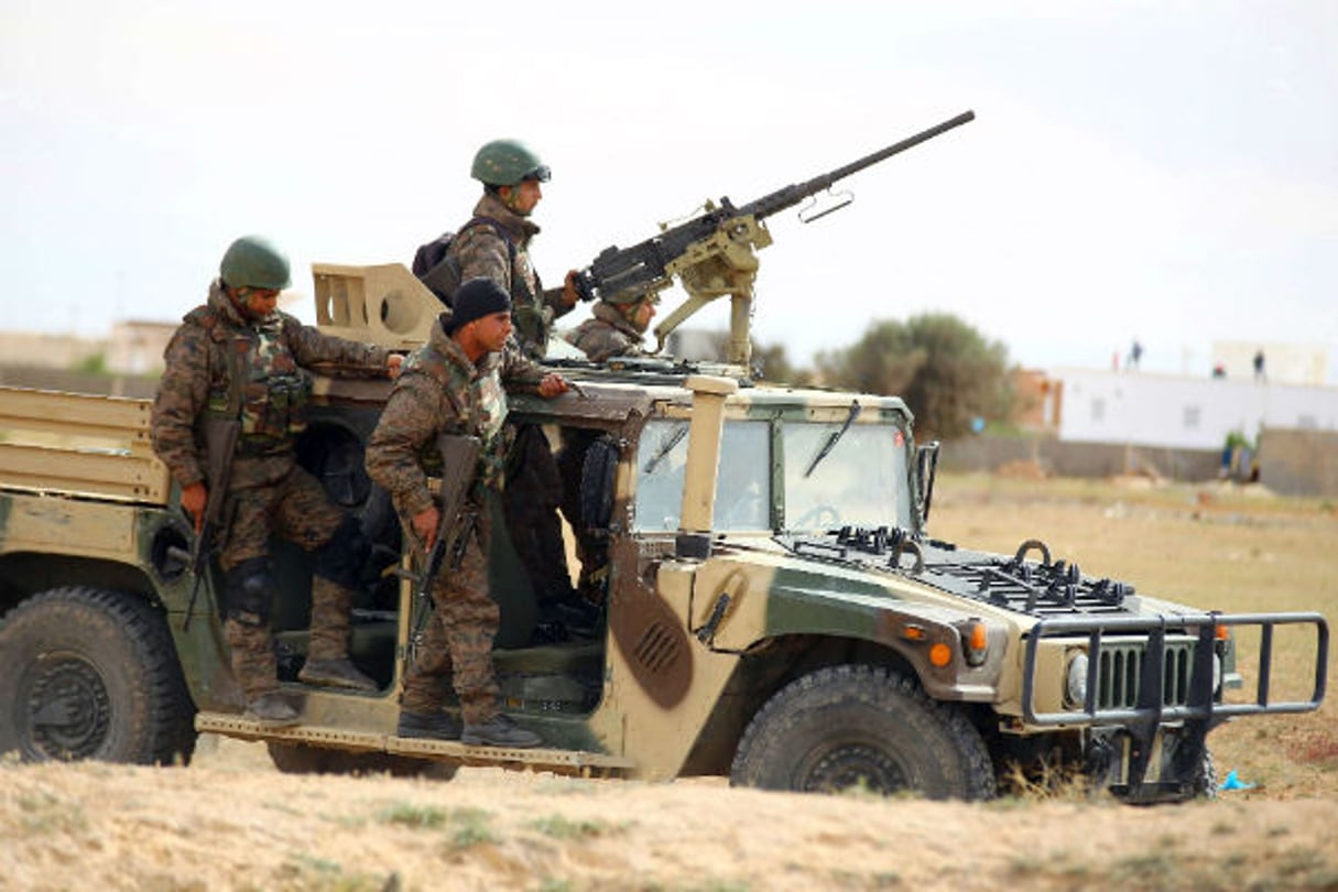 Une patrouille de l’armée tunisienne près de Ben Guerdane, en 2016 (image d’illustration). © AP/SIPA