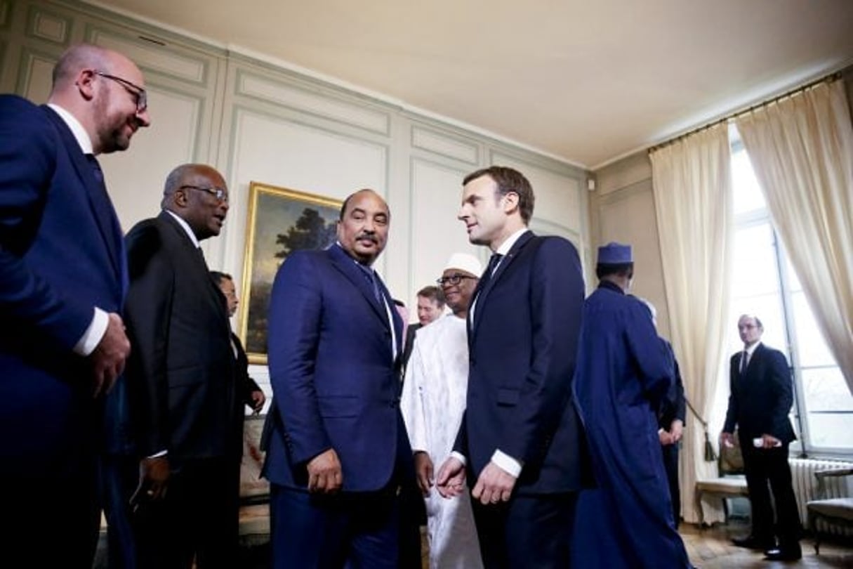 Lors d’une réunion de soutien au G5 Sahel organisée à l’initiative d’Emmanuel Macron, le 13 décembre 2017, au château de La Celle-Saint-Cloud, près de Paris. © HAMILTON/REA