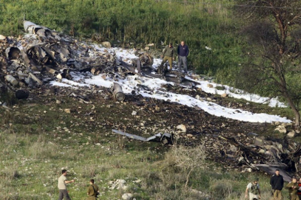 Les débris d’un F-16 israélien, abattu au dessus de la Syrie le 10 février 2018. © Rami Slush/AP/SIPA