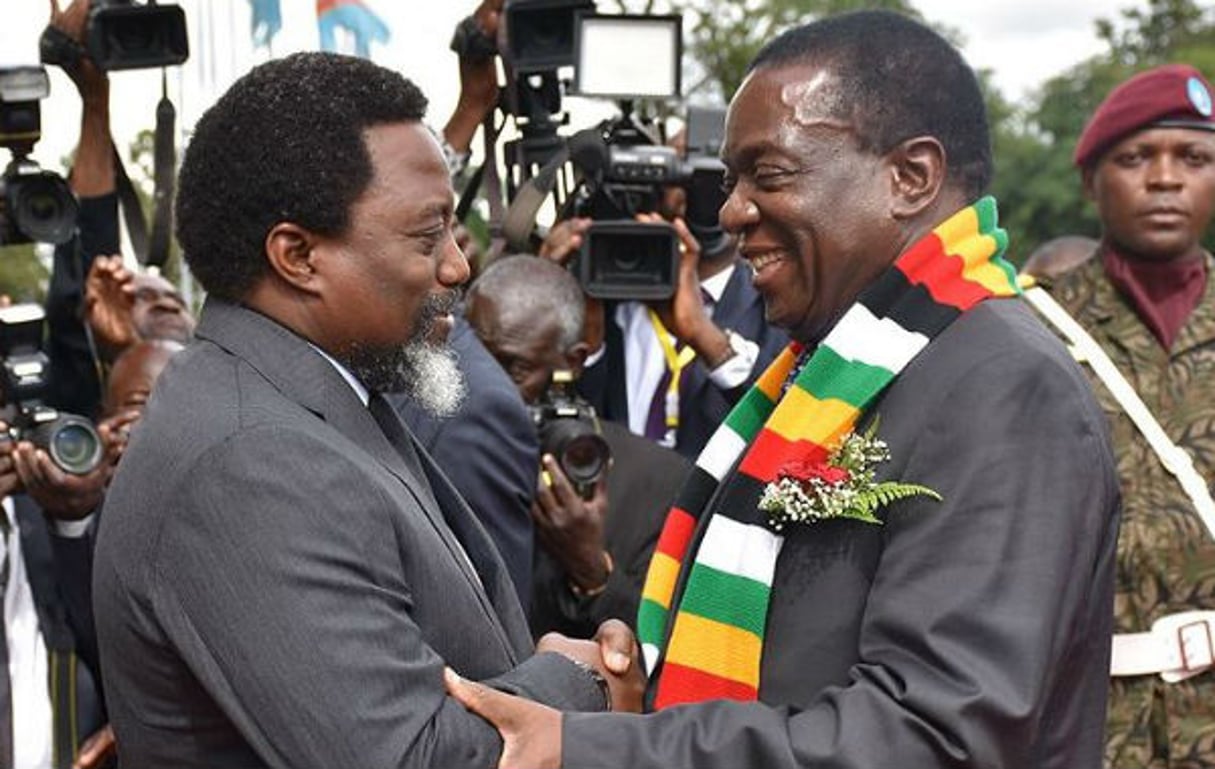 Joseph Kabila et Emmerson Mnangagwa, le 27 février 2018 à Kinshasa. © DR / Présidence RDC