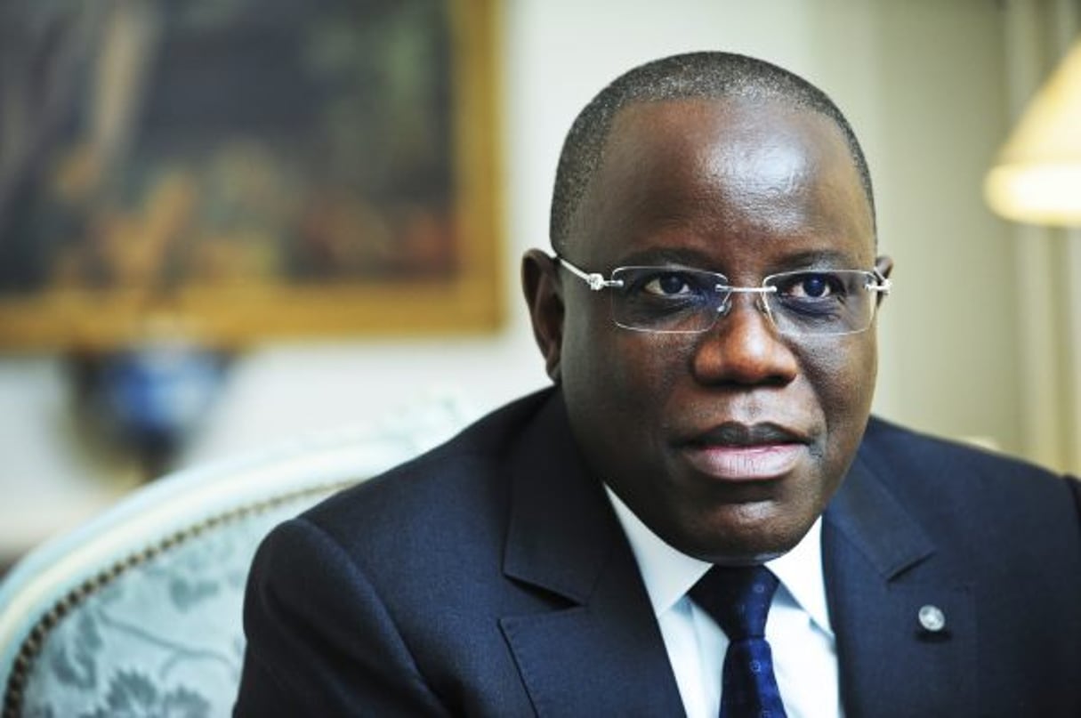 Aubin Minaku Ndjalandjoko, président de l’Assemblée nationale et secrétaire général de la Majorité présidentielle (MP), à Paris, le 9 mars 2017. © Vincent Fournier/JA