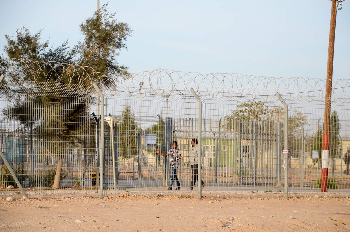 Les barbelés du centre de rétention de Holot, au fin fond du désert du Néguev en Israël. &copy; Stefano Lorusso Salvatore