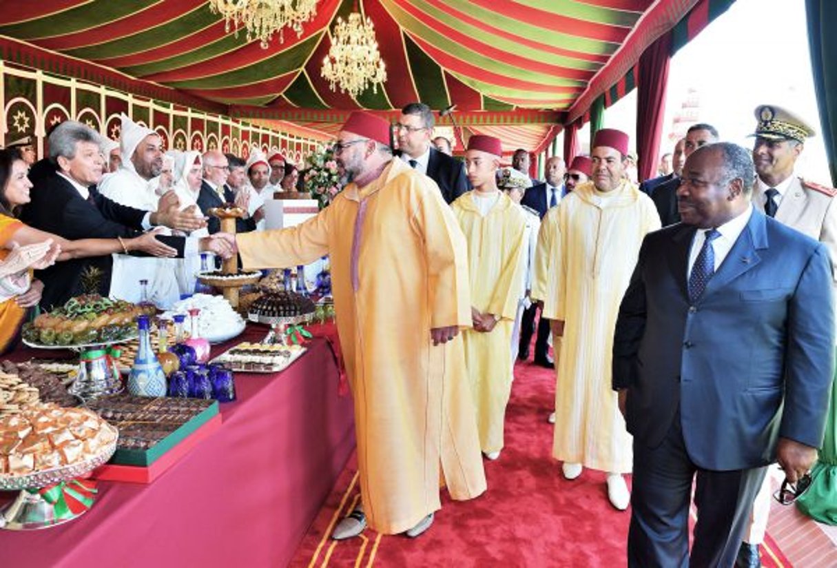 Le Roi Mohammed VI en compagnie du président gabonais Ali Bongo à Tanger, au Maroc, le 30 juillet 2017. © pdn/SIPA