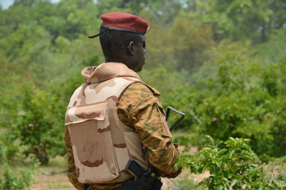 Un soldat burkinabè des Forces armées nationales (FAN) lors d’une patrouille en décembre 2016 (illustration). © DR / DCRPA Burkina Faso