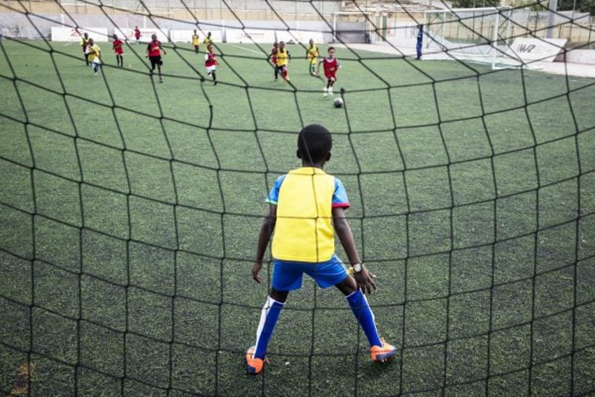 Jeunes joueurs à l’AS Dakar Sacré-CSur, en août 2016. © Sylvain Cherkaoui pour JA