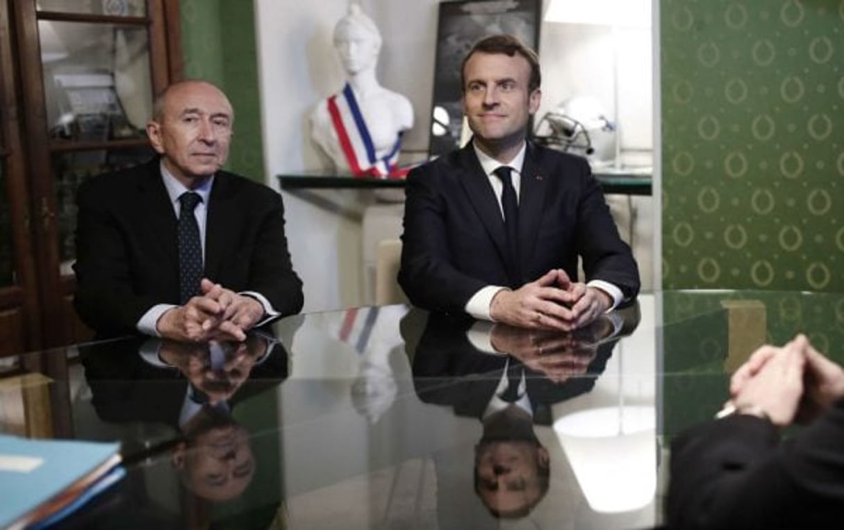 Emmanuel Macron et son ancien ancien ministre de l’Intérieur, Gérard Collomb, en février 2018 en Corse. © Benoit Tessier/AP/SIPA