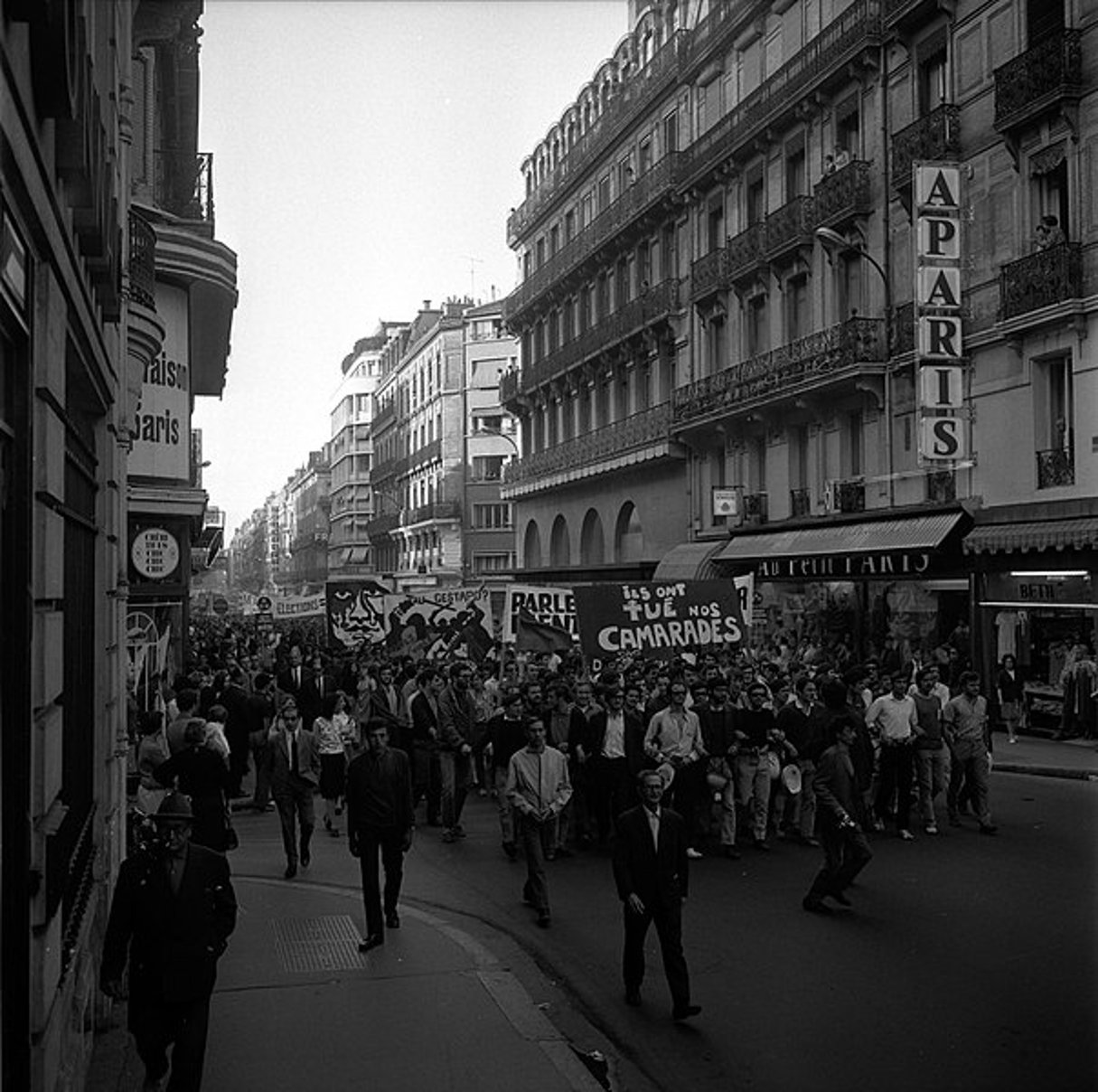 Cortège d’une manifestation durant les événements de Mai 68 à Toulouse. © WikimediaCommons/André Cros