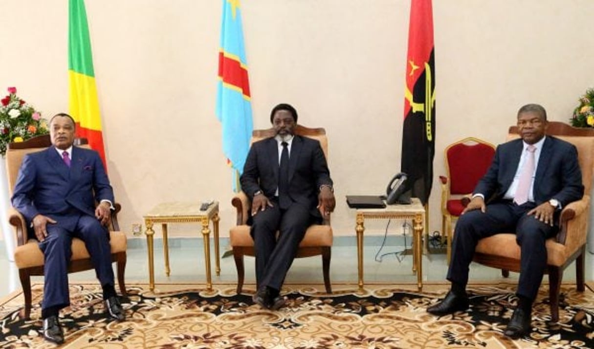 Democratic Republic of Congo’s President Joseph Kabila (C) meets Republic of Congo President Denis Sassou Nguesso (L) and Angola’s President Joao Lourenco (R) at the State House in Kinshasa, Democratic Republic of Congo February 14, 2018. REUTERS/Kenny Katombe – RC14D39C54B0 © Kenny Katombe/REUTERS