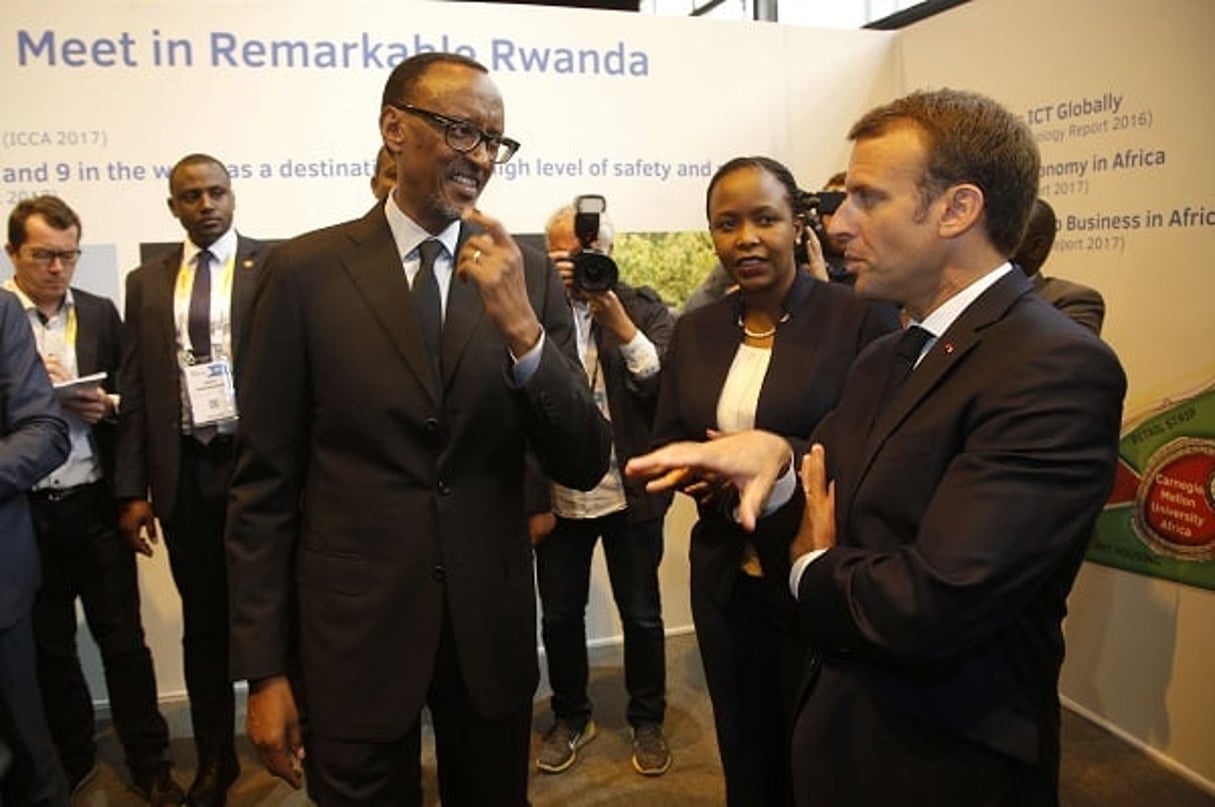 Le président rwandais, Paul Kagamé, et son homologue français, Emmanuel Macron, au Salon Viva Tech, le 24 mai 2018 à Paris. © Michel Euler/AP/SIPA