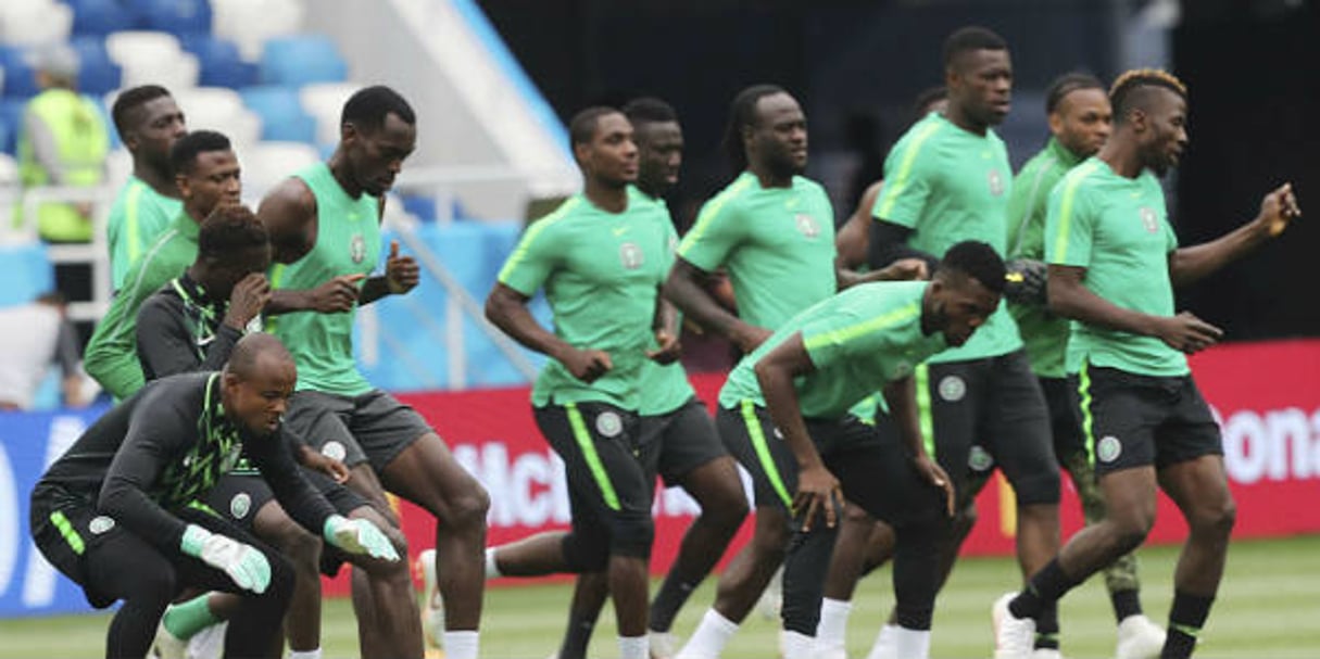 Les joueurs de l’équipe du Nigeria s’entraînent, le 15 juin 2018, avant leur premier match de Mondial en Russie contre la Croatie. © Czarek Sokowski/AP/SIPA